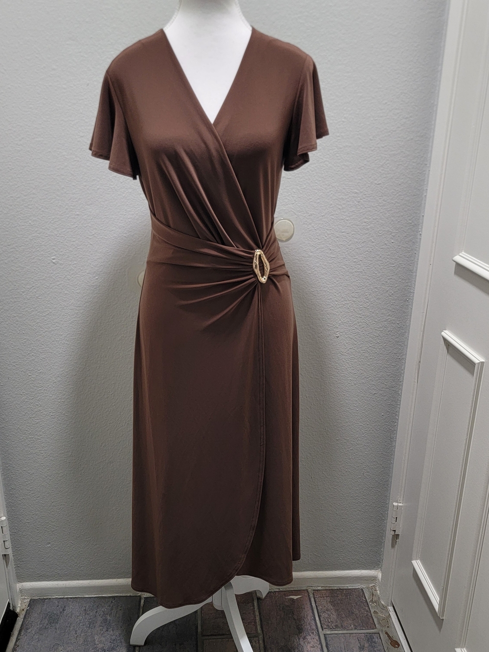 Classic Brown Faux-Wrap Midi Dress with Decorative Buckle